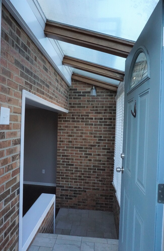 Foto del edificio - 114 Pinewood Dr