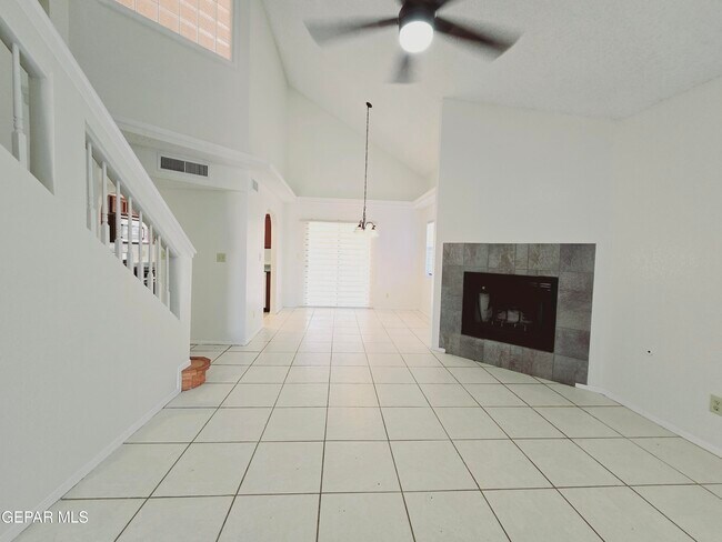 Building Photo - 732 Merriman Dr