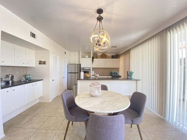 Building Photo - 46023 Portola Ave