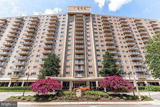 Building Photo - 1225 Martha Custis Dr