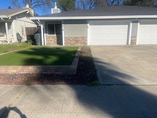 Foto del edificio - 4818 Suncrest Way