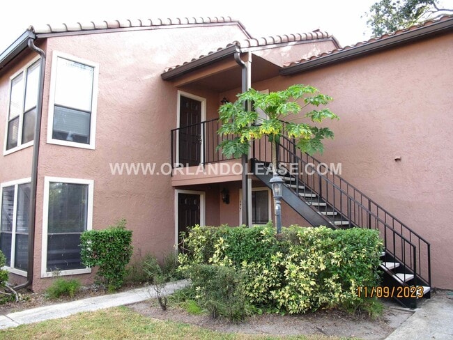 Building Photo - Beautiful 2/2 Second Floor Condo in Winter...