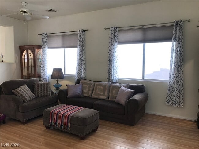 Foto del edificio - 3467 White Mountain St