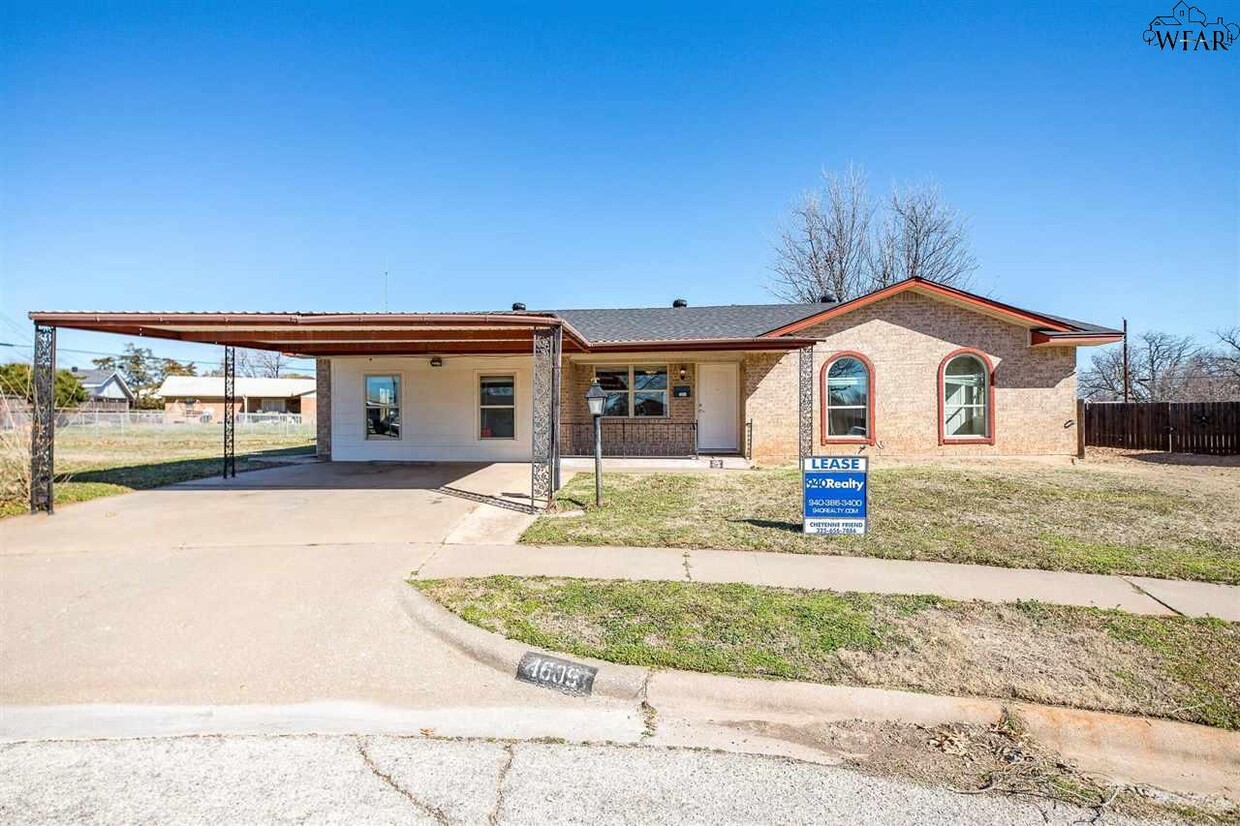 Primary Photo - 4609 N Eden Hills Cir