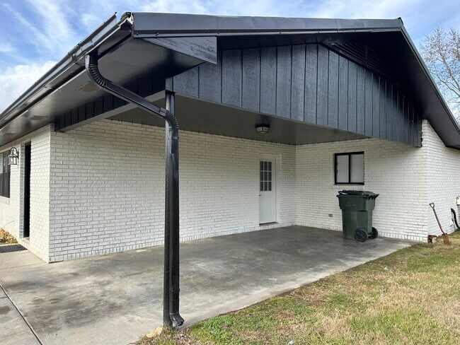 Foto del edificio - 1294 Old Newport Hwy