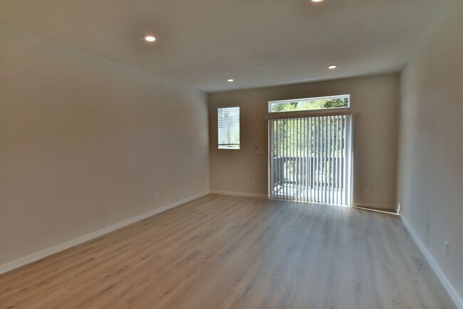 Foto del edificio - 3bd/2.5ba Lynnwood Townhome