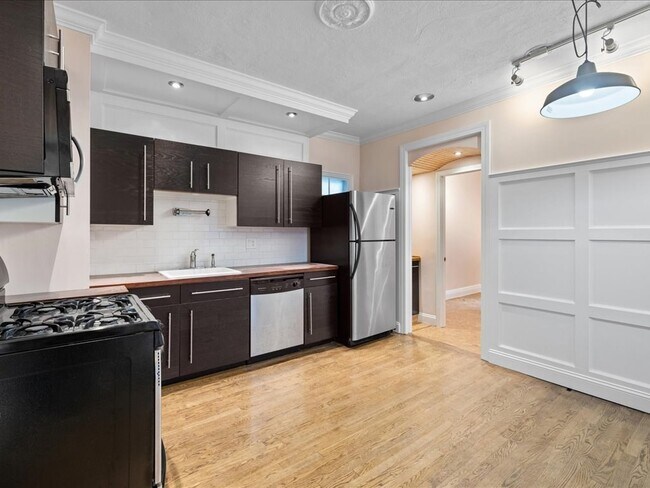 Foto del edificio - 185 W 5th St