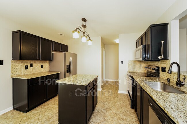 Foto del edificio - 4400 Cochran Farm Ln