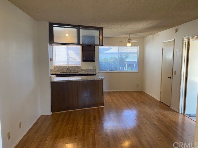 Foto del edificio - 9922 Silver Strand Dr