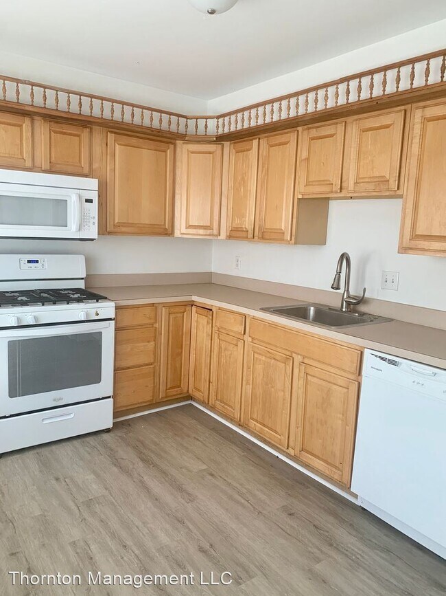Building Photo - 3 br, 2.5 bath House - 1002 James Madison Cir