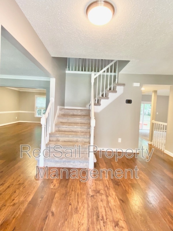 Building Photo - 311 Peachtree Ln