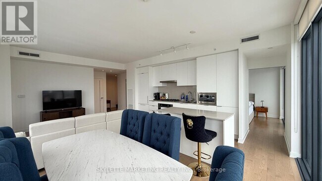 Building Photo - 20 Lombard St