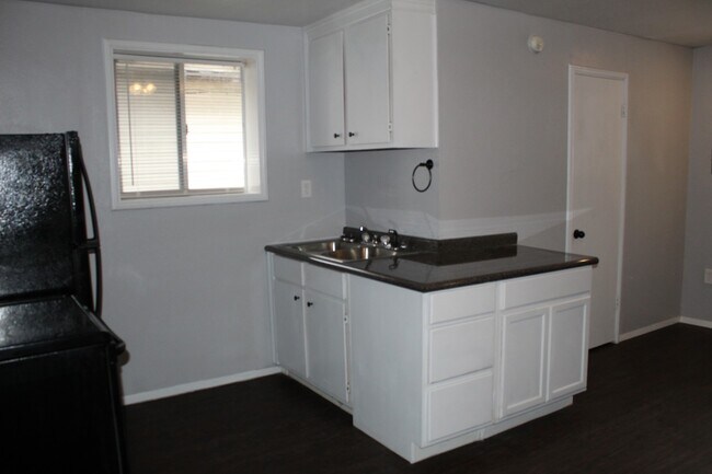 Foto del edificio - 803 N East St