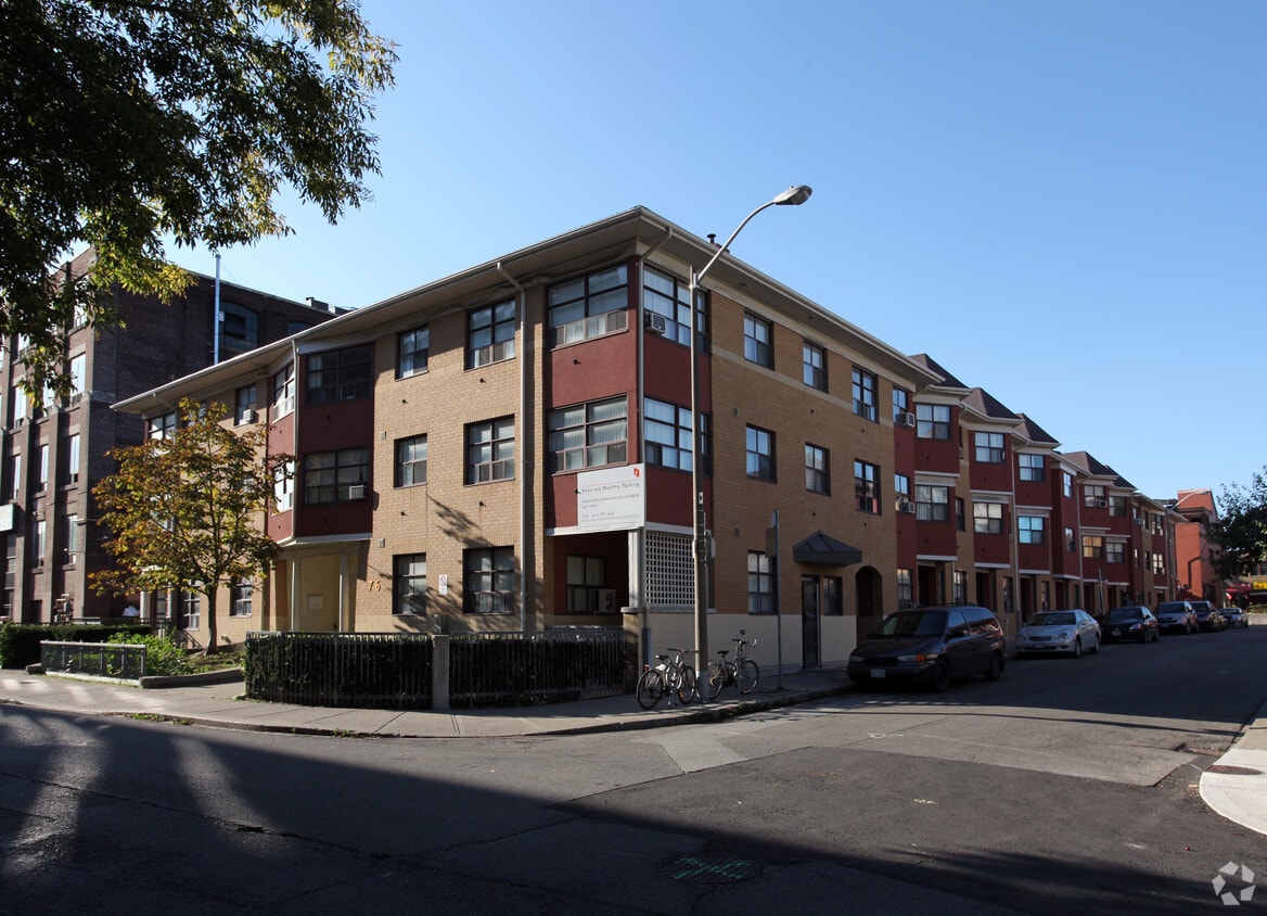 Primary Photo - 76 Grange Ave