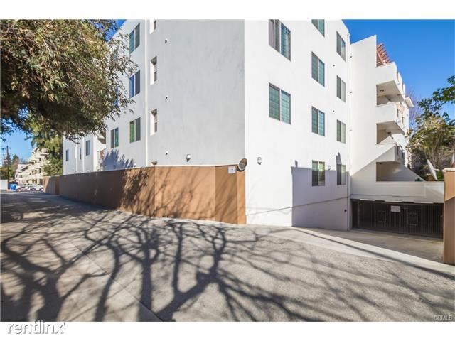 Foto del edificio - 4551 Coldwater Canyon Ave