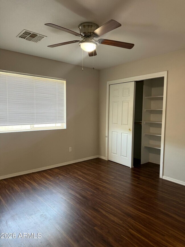 Foto del edificio - 1346 E Peoria Ave