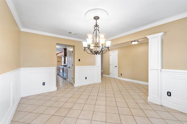 Foto del edificio - 7811 Fall Glen Dr