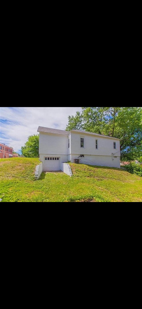 Building Photo - 1602 S 25th St