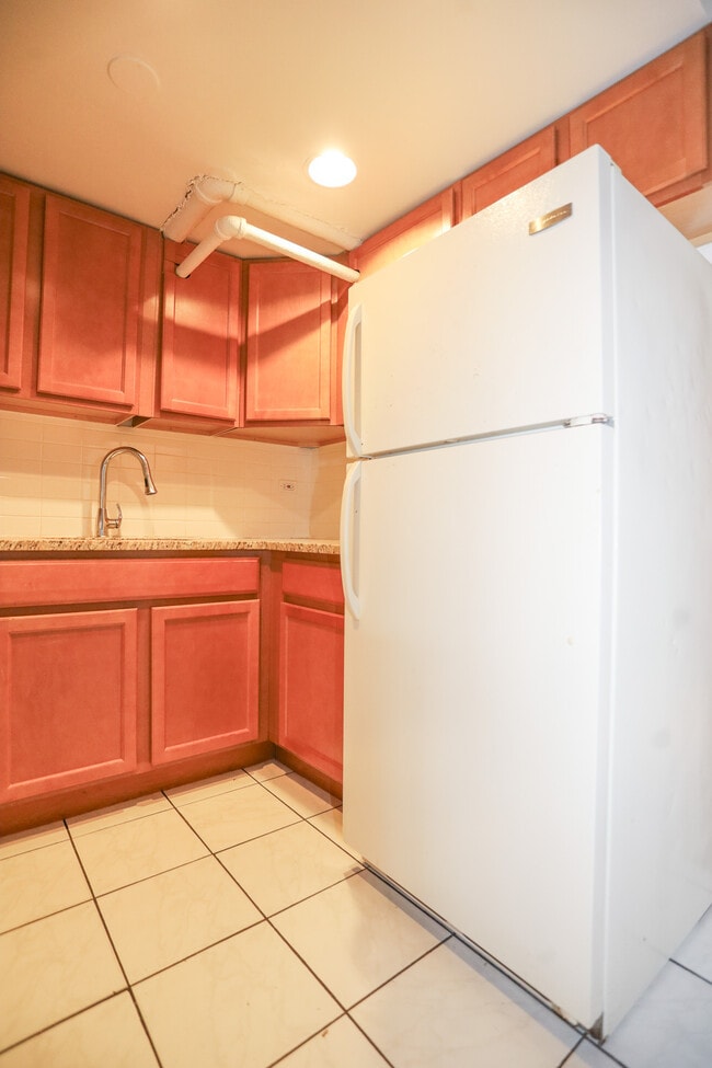 Building Photo - 5655 N Christiana Ave