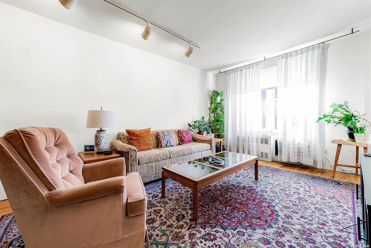 6750 Thornton Pl Unit 4S, Queens, NY 11375 Condo for Rent in Queens, NY