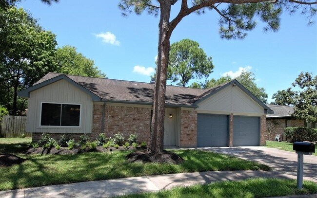 Foto del edificio - 13614 Salisbury Dr