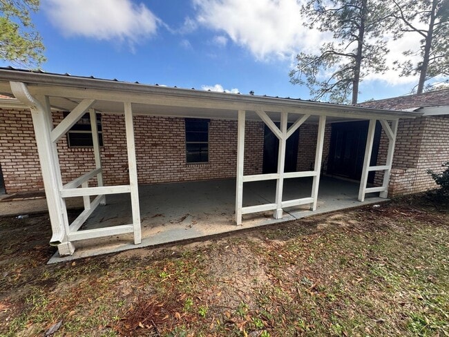 Building Photo - 703 Whitney Dr