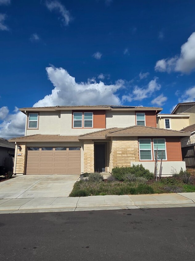 Foto principal - Cypress Community - Spacious 4Bdrm, 3 Bath...