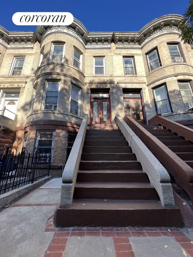 Primary Photo - 219 E 8th St