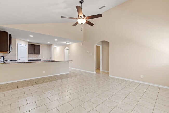 Foto del edificio - "Spacious 4-Bedroom Retreat in Schertz wit...