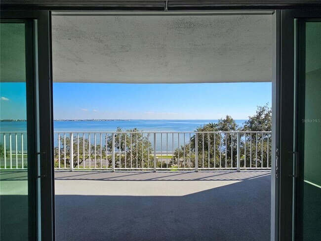 Foto del edificio - 2611 Bayshore Blvd