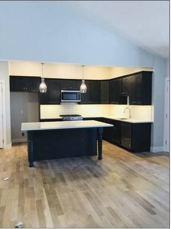 Kitchen - 220 Center St