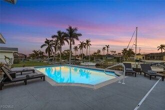 Building Photo - 2823 SE 18th Ave