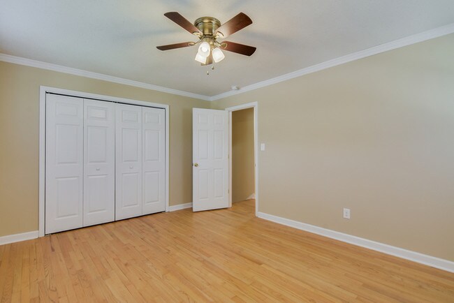Building Photo - Spacious Three Bedroom w/Oversize Backyard