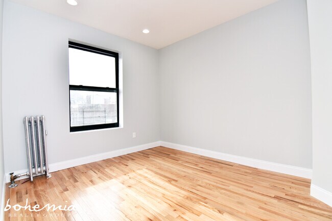 Building Photo - 515 W 171st St