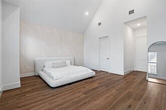 Building Photo - 9011 Wellspring Dr