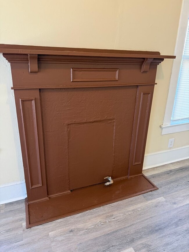 Building Photo - Historic Highland Charm – Beautifully Refurbished Upstairs Unit for Lease