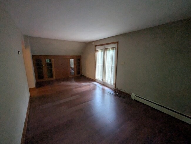 Building Photo - 64 Sanford St