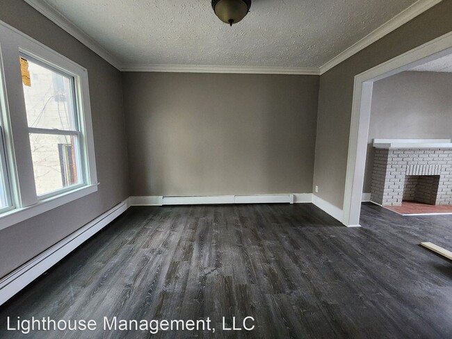Building Photo - 3 br, 1 bath House - 1726 E. Main St.