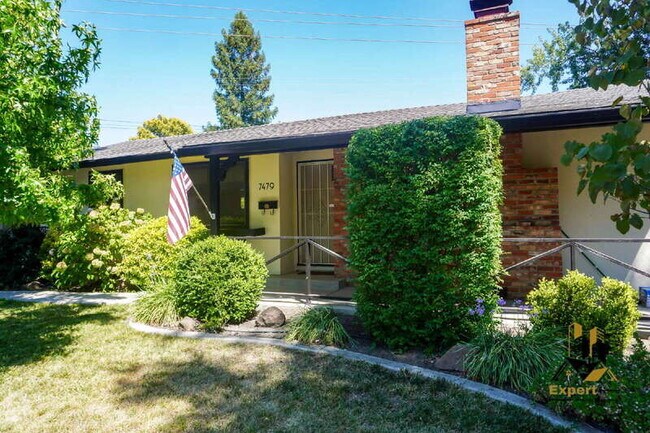 Foto del edificio - 7479 Skycrest Ct