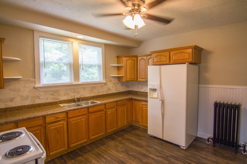 4015 Church St Unit Lower, Kirtland, OH 44094 Room for Rent in