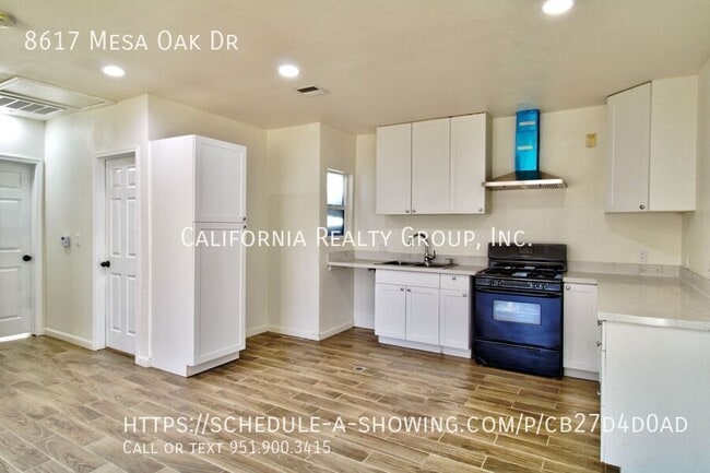 Foto del edificio - 8617 Mesa Oak Dr