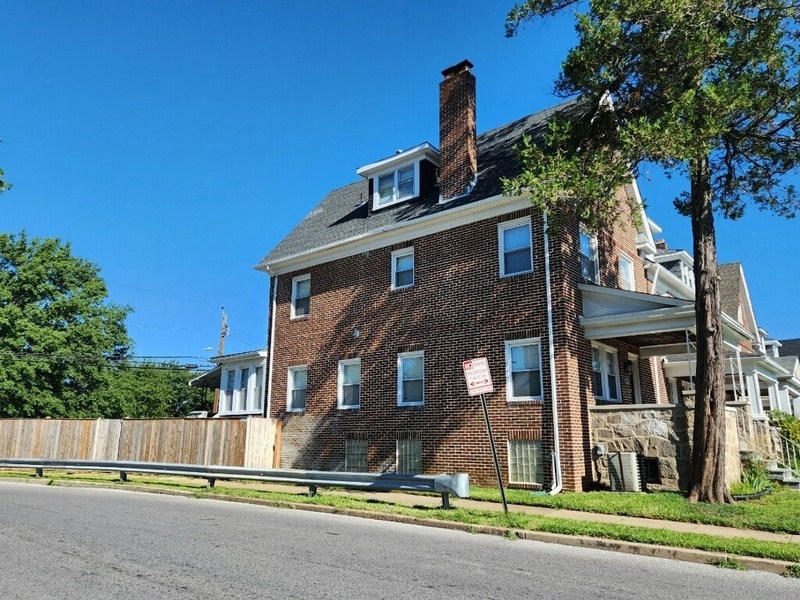 Building Photo - 820 N Woodington Rd