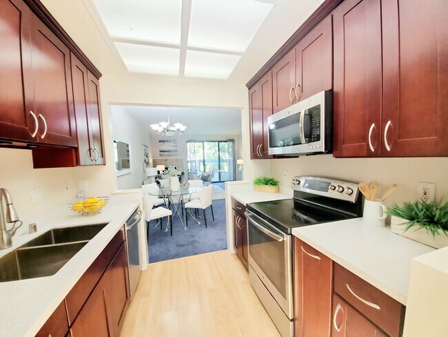 Building Photo - 530 Shorebird Cir