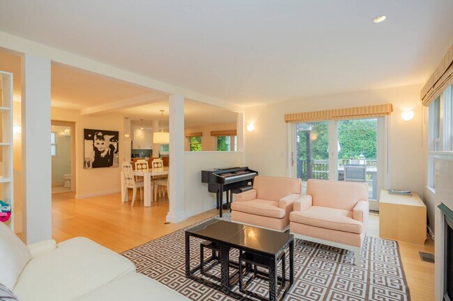 Foto del edificio - 24 Sherrill Rd