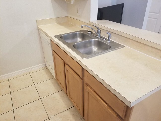 Foto del edificio - 2366 Caravelle Cir
