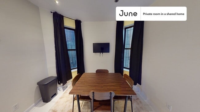 Building Photo - Room in Shared 3 bed/1 bath home