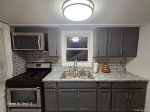 Building Photo - 6 William St