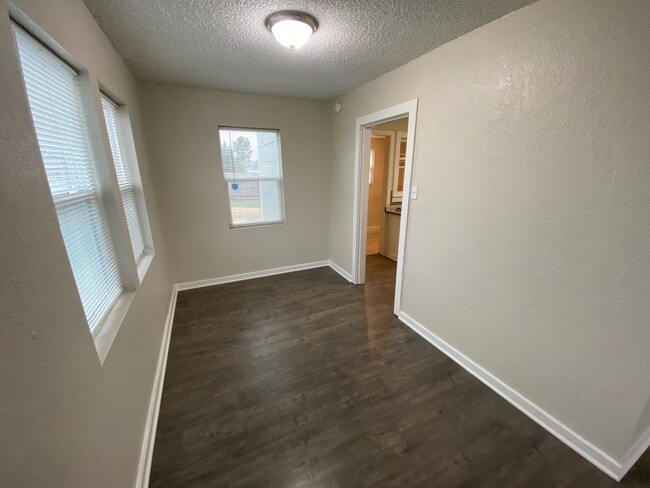 Dining room - 2502 Iola Ave