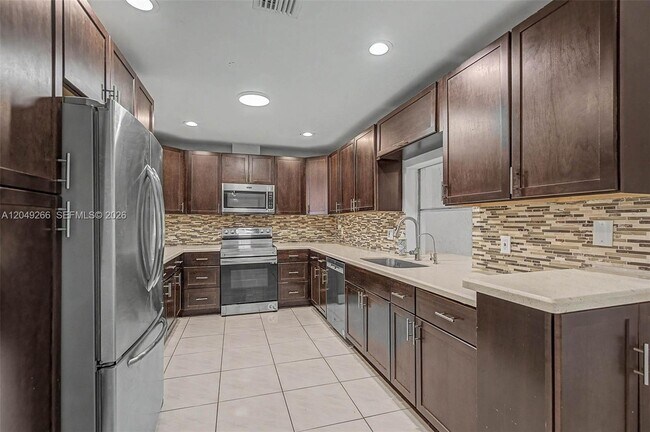 Building Photo - 11860 SW 81st Rd