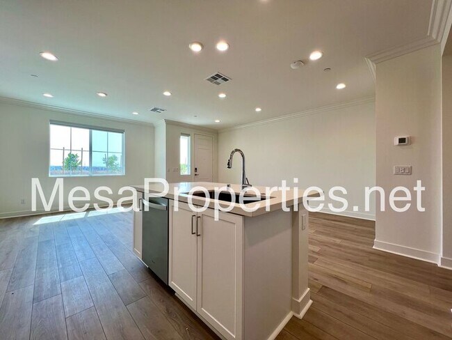 Building Photo - 4253 Hollyhock Paseo